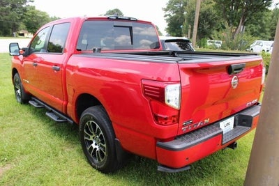 2022 Nissan TITAN Crew Cab SV 4x4