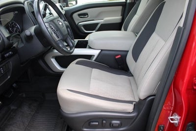 2022 Nissan TITAN Crew Cab SV 4x4