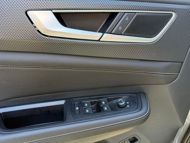 2025 Volkswagen Atlas Cross Sport 2.0T SEL R-Line Black