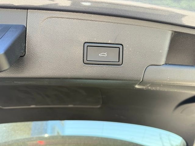 2025 Volkswagen Atlas Cross Sport 2.0T SEL R-Line Black