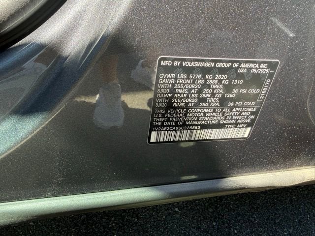 2025 Volkswagen Atlas Cross Sport 2.0T SEL R-Line Black