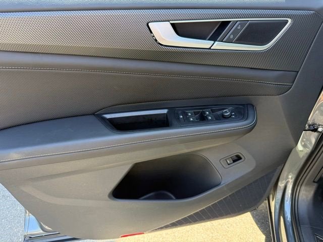 2025 Volkswagen Atlas Cross Sport 2.0T SEL R-Line Black