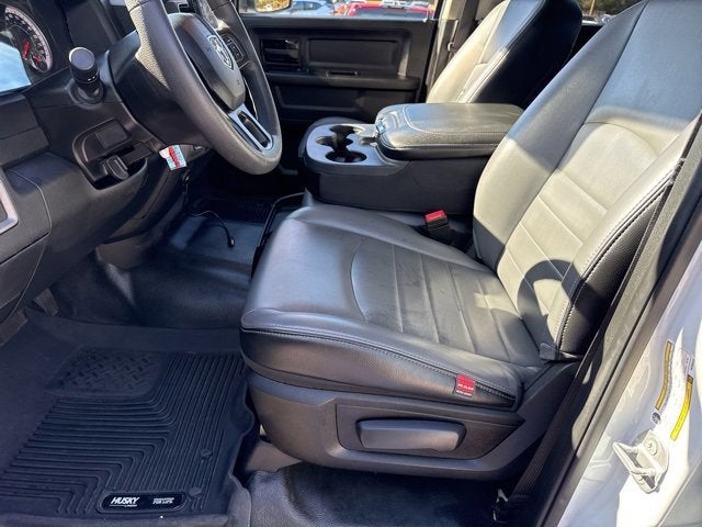 2022 RAM 1500 Classic Tradesman Crew Cab 4x2 5'7" Box