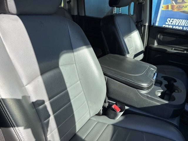 2022 RAM 1500 Classic Tradesman Crew Cab 4x2 5'7" Box