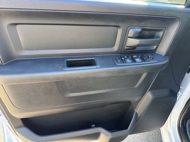 2022 RAM 1500 Classic Tradesman Crew Cab 4x2 5'7" Box