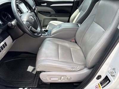 2019 Toyota Highlander SE