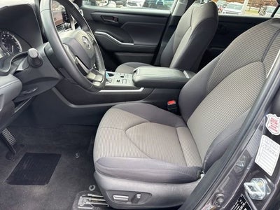 2024 Toyota Highlander LE