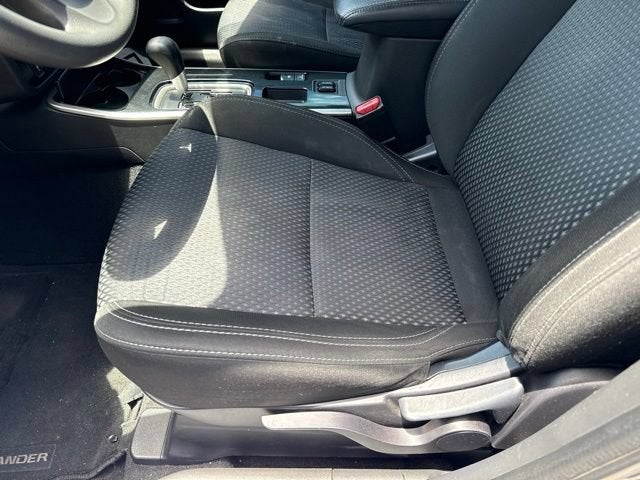 2019 Mitsubishi Outlander ES