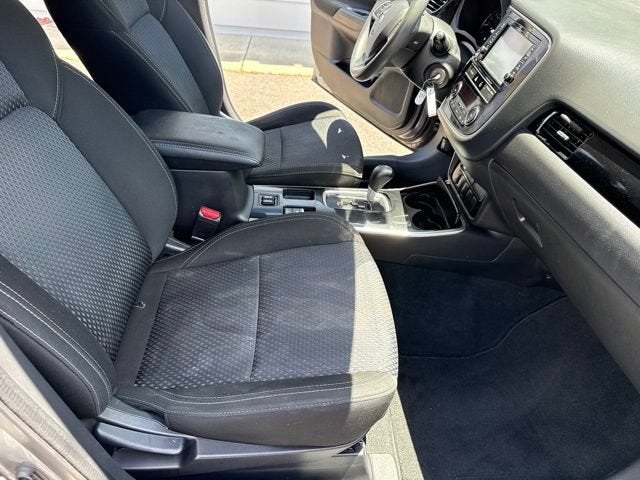 2019 Mitsubishi Outlander ES