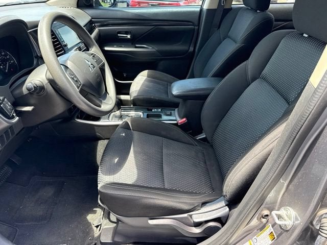 2019 Mitsubishi Outlander ES