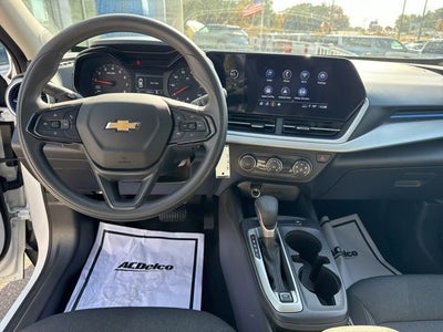 2025 Chevrolet Trax LS