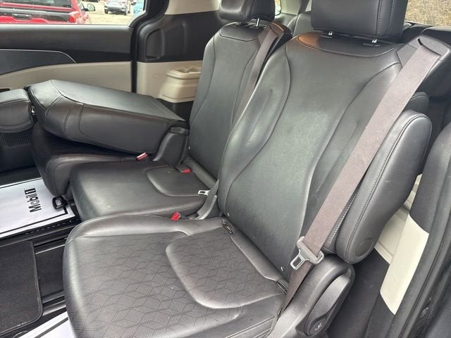 2023 Kia Carnival MPV LX Seat Package